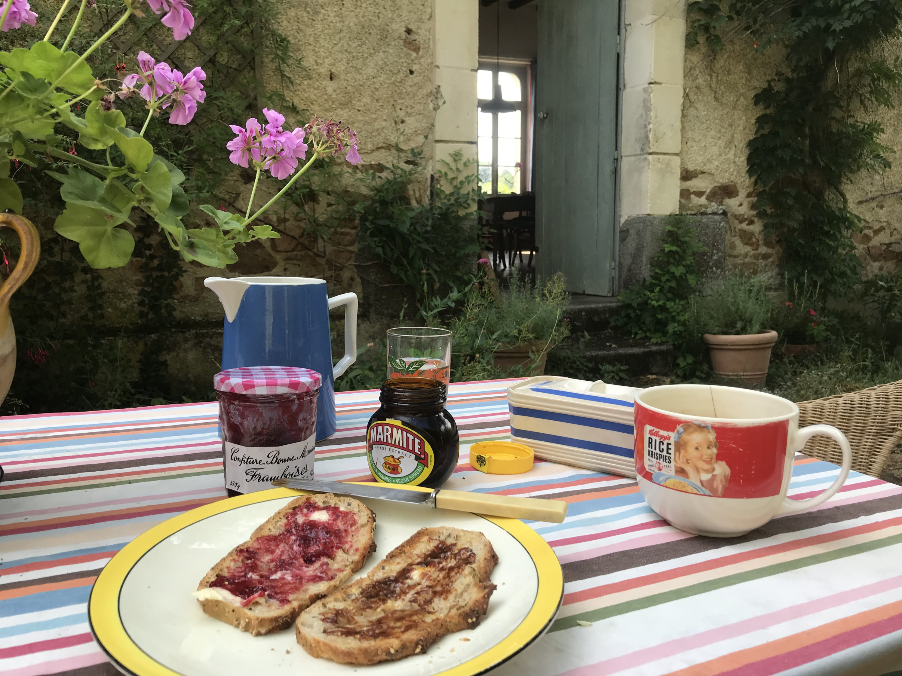 Anglo-French breakfast in the rear garden
